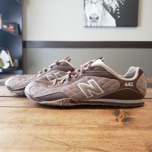 new balance 442 women pink